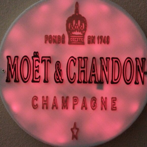 3D Printed Moet & Chandon Champagne RGB LED Sign With Remote & app Control Bar - Picture 3 of 10